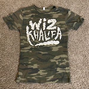 Whiz kalifa camo and smoke tee (xs)